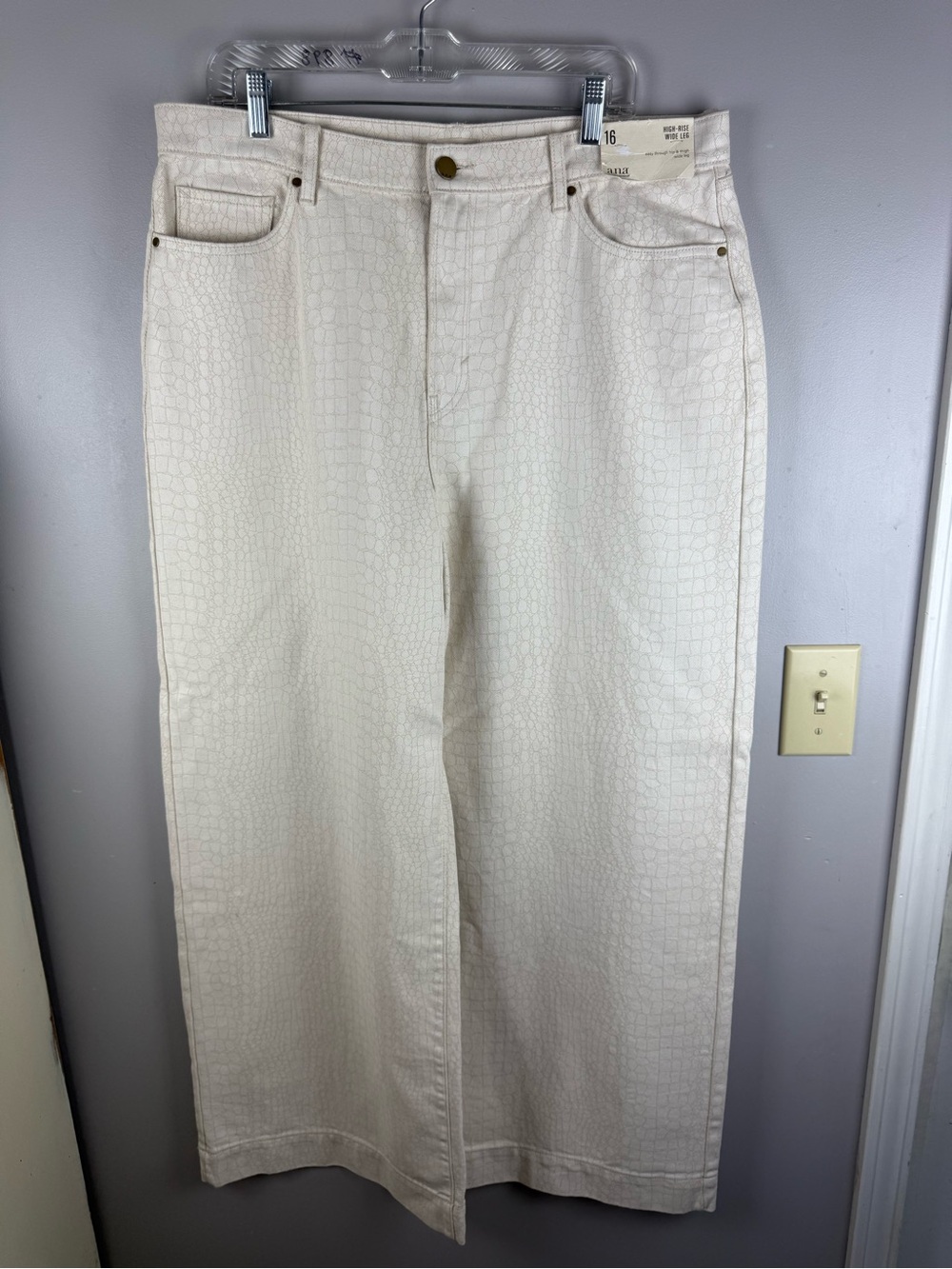 Ana Women’s Cream Alligator Print High Rise Wide Leg Jeans SZ 16 New 100% Cotton - Picture 2 of 10